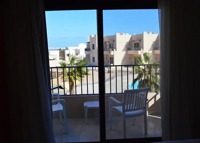Otel Sky View 3*