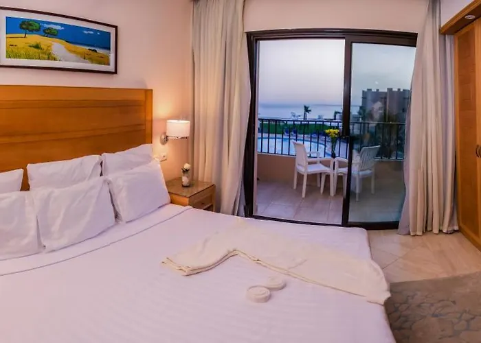 Otel Sky View 3*
